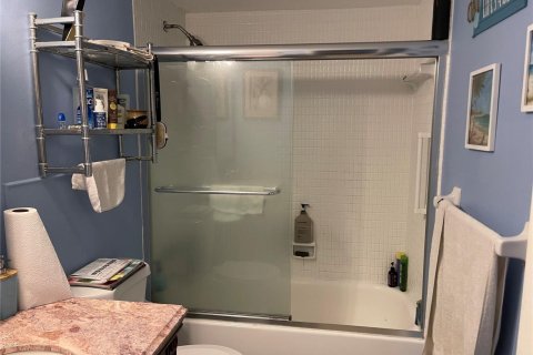 Copropriété à vendre à Miami, Floride: 2 chambres, 99.13 m2 № 2250314 - photo 11