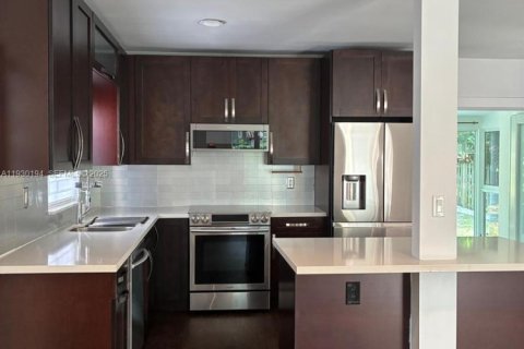 Villa ou maison à louer à Miami, Floride: 2 chambres, 102.66 m2 № 1989015 - photo 9