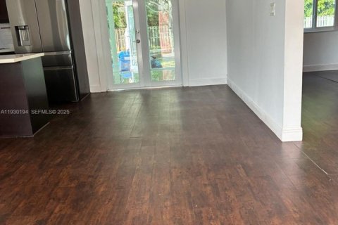 Villa ou maison à louer à Miami, Floride: 2 chambres, 102.66 m2 № 1989015 - photo 22