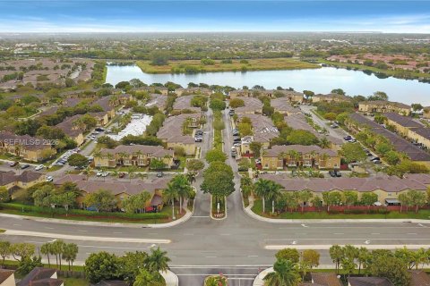 Купить таунхаус в Катлер-Бей, Флорида 3 спальни, 123.1м2, № 1997393 - фото 29