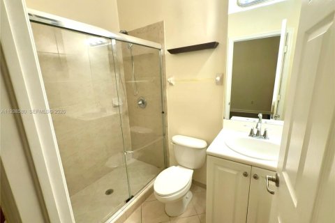 Townhouse in Cutler Bay, Florida 3 bedrooms, 123.1 sq.m. № 1997393 - photo 4