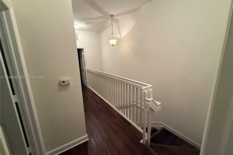 Townhouse in Cutler Bay, Florida 3 bedrooms, 123.1 sq.m. № 1997393