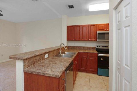 Купить таунхаус в Катлер-Бей, Флорида 3 спальни, 123.1м2, № 1997393 - фото 14