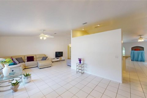 House in Palm Coast, Florida 3 bedrooms, 171.5 sq.m. № 1885158 - photo 12