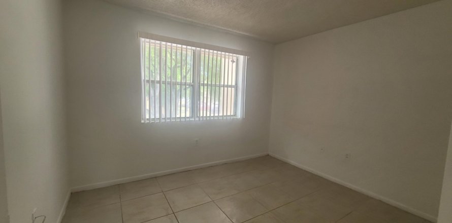 Condo à Miramar, Floride, 2 chambres  № 1172271