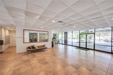 Condo in Miami Beach, Florida, 1 bedroom  № 2059958 - photo 30