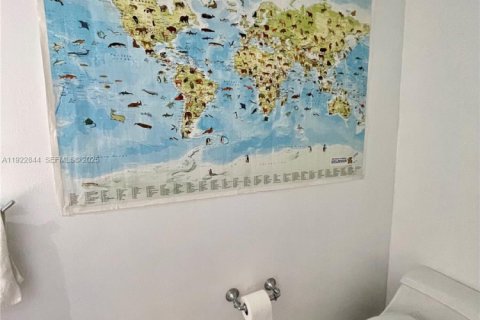 Condo in Miami Beach, Florida, 1 bedroom  № 2059958 - photo 19