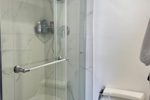 Condo in Miami Beach, Florida, 1 bedroom  № 2059958 - photo 14