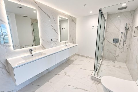 Copropriété à vendre à Hallandale Beach, Floride: 3 chambres, 164.81 m2 № 2377229 - photo 9