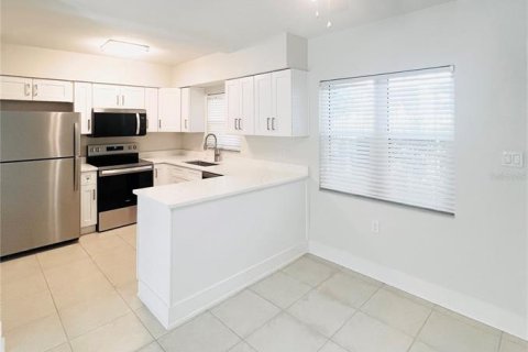 Condominio en venta en Clearwater, Florida, 1 dormitorio, 65.96 m2 № 2167668 - foto 11