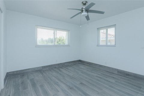 House in North Fort Myers, Florida 4 bedrooms, 169.73 sq.m. № 2236868 - photo 25