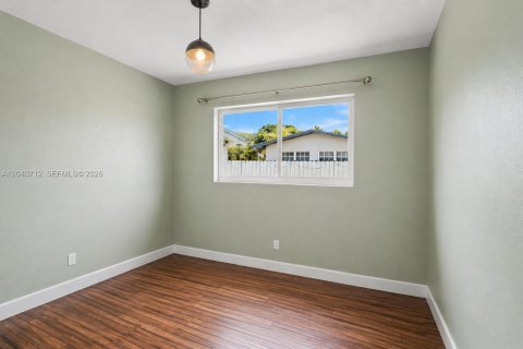 House in Cutler Bay, Florida 3 bedrooms, 104.52 sq.m. № 2087923 - photo 13