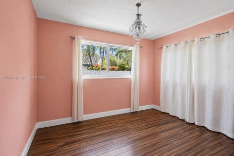 House in Cutler Bay, Florida 3 bedrooms, 104.52 sq.m. № 2087923 - photo 11