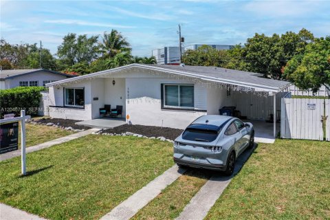 House in Cutler Bay, Florida 3 bedrooms, 104.52 sq.m. № 2087923 - photo 17