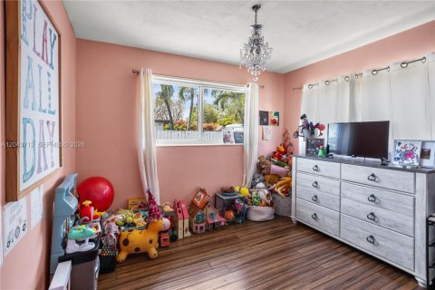 House in Cutler Bay, Florida 3 bedrooms, 104.52 sq.m. № 2087923 - photo 12