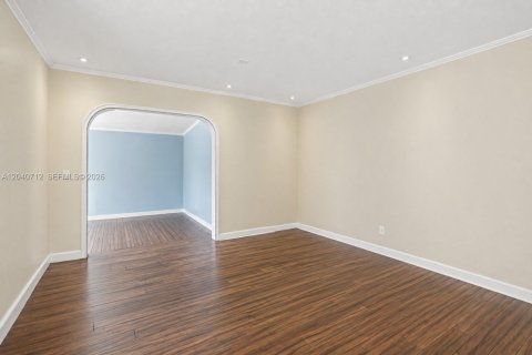House in Cutler Bay, Florida 3 bedrooms, 104.52 sq.m. № 2087923 - photo 5