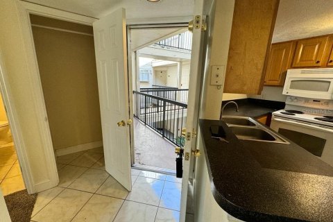 Condo in Orlando, Florida, 1 bedroom  № 1508318 - photo 4