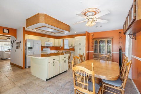 House in Vero Beach, Florida 3 bedrooms, 133.78 sq.m. № 2083414 - photo 13