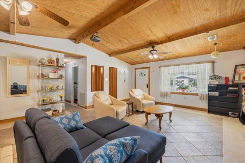 House in Vero Beach, Florida 3 bedrooms, 133.78 sq.m. № 2083414 - photo 5