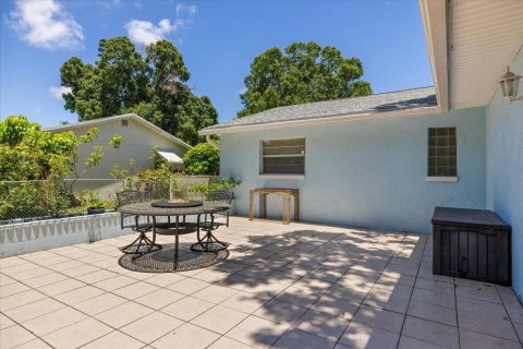 House in Vero Beach, Florida 3 bedrooms, 133.78 sq.m. № 2083414 - photo 23