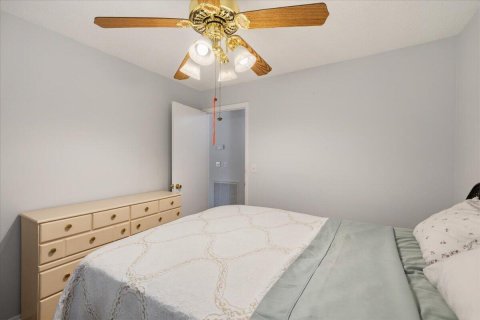 House in Vero Beach, Florida 3 bedrooms, 133.78 sq.m. № 2083414 - photo 16