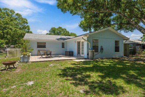 House in Vero Beach, Florida 3 bedrooms, 133.78 sq.m. № 2083414 - photo 26