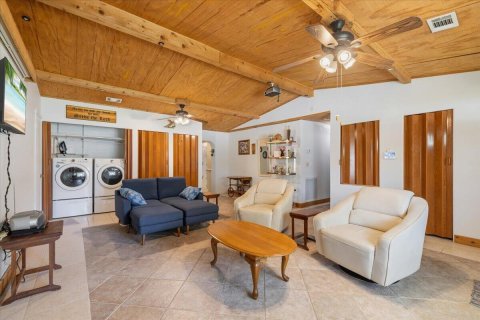 House in Vero Beach, Florida 3 bedrooms, 133.78 sq.m. № 2083414 - photo 4