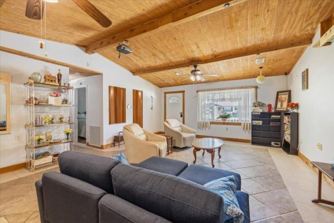 House in Vero Beach, Florida 3 bedrooms, 133.78 sq.m. № 2083414 - photo 7