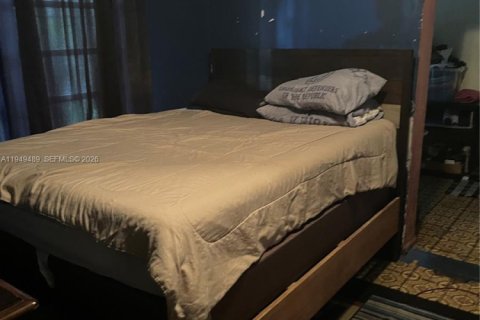 House in Miami, Florida 2 bedrooms, 119.38 sq.m. № 2007415 - photo 7