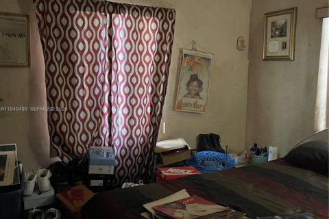 House in Miami, Florida 2 bedrooms, 119.38 sq.m. № 2007415 - photo 8