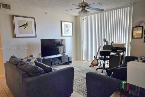 Condo in West Palm Beach, Florida, 2 bedrooms  № 2075973 - photo 9