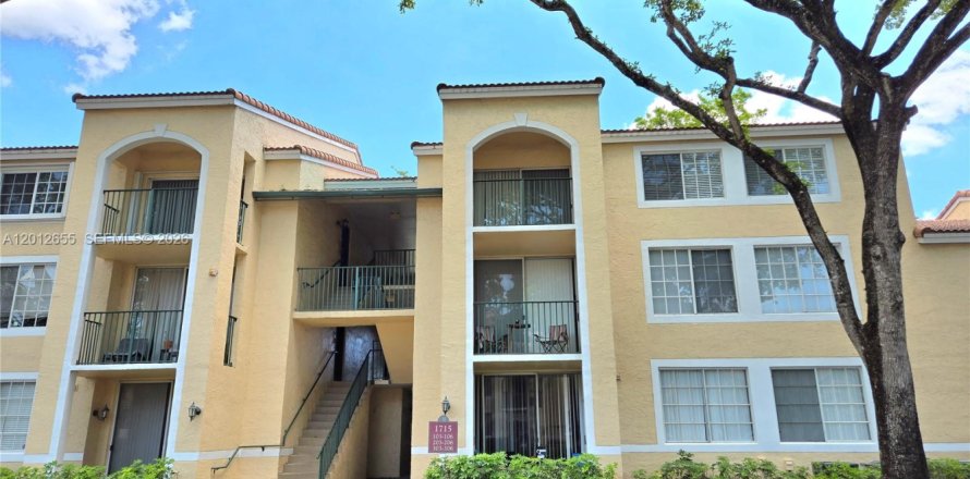 Condo in West Palm Beach, Florida, 2 bedrooms  № 2075973