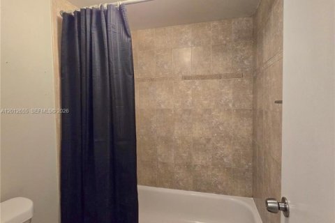 Condo in West Palm Beach, Florida, 2 bedrooms  № 2075973 - photo 8