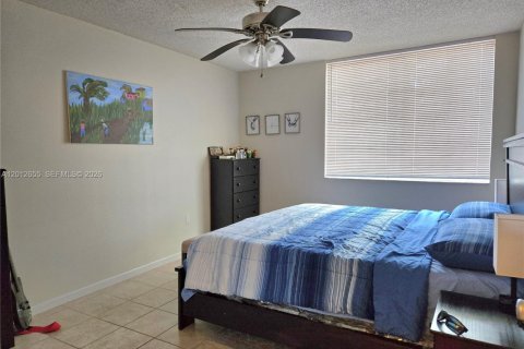 Condo in West Palm Beach, Florida, 2 bedrooms  № 2075973 - photo 6