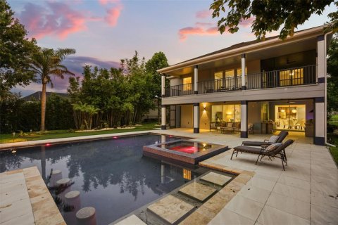 House in Winter Garden, Florida 5 bedrooms, 384.52 sq.m. № 2225498 - photo 26