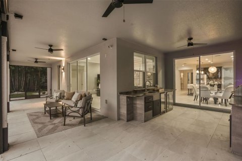 House in Winter Garden, Florida 5 bedrooms, 384.52 sq.m. № 2225498 - photo 17