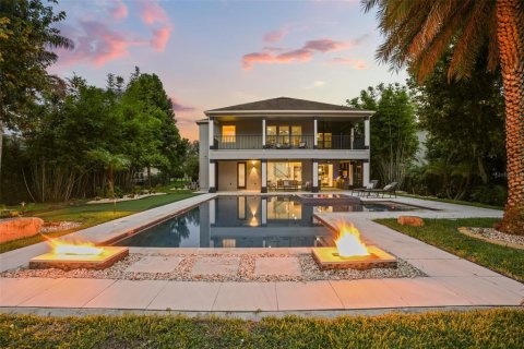 House in Winter Garden, Florida 5 bedrooms, 384.52 sq.m. № 2225498 - photo 22