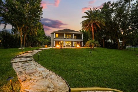 House in Winter Garden, Florida 5 bedrooms, 384.52 sq.m. № 2225498 - photo 24