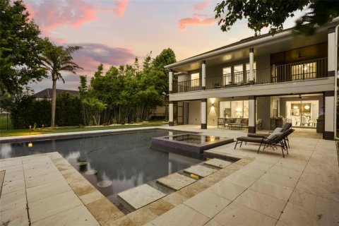 House in Winter Garden, Florida 5 bedrooms, 384.52 sq.m. № 2225498 - photo 6