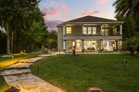 House in Winter Garden, Florida 5 bedrooms, 384.52 sq.m. № 2225498 - photo 13