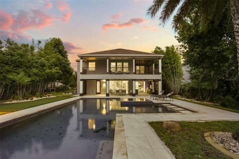 House in Winter Garden, Florida 5 bedrooms, 384.52 sq.m. № 2225498 - photo 5