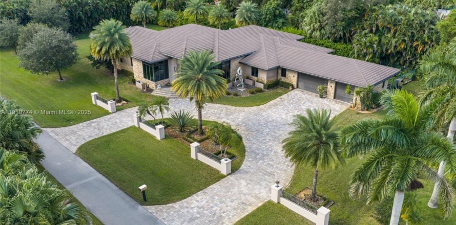 Casa en Plantation, Florida 4 dormitorios, 404.12 m2 № 1966906