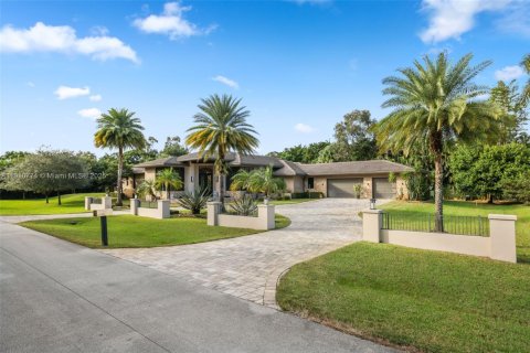 Casa en venta en Plantation, Florida, 4 dormitorios, 404.12 m2 № 1966906 - foto 2