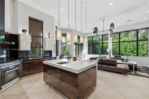 Casa en venta en Plantation, Florida, 4 dormitorios, 404.12 m2 № 1966906 - foto 17