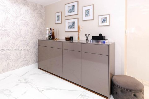 Купить кондоминиум в Халландейл-Бич, Флорида 2 спальни, 165.55м2, № 1985084 - фото 26