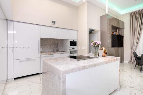 Купить кондоминиум в Халландейл-Бич, Флорида 2 спальни, 165.55м2, № 1985084 - фото 18