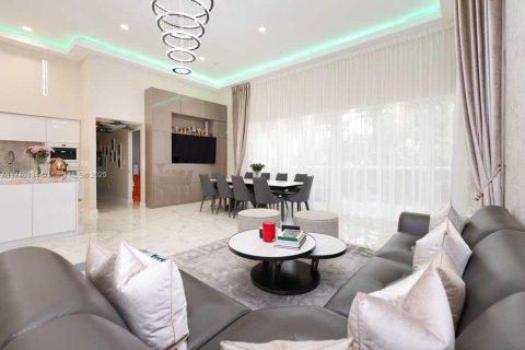 Купить кондоминиум в Халландейл-Бич, Флорида 2 спальни, 165.55м2, № 1985084 - фото 27