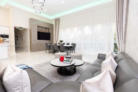 Купить кондоминиум в Халландейл-Бич, Флорида 2 спальни, 165.55м2, № 1985084 - фото 2