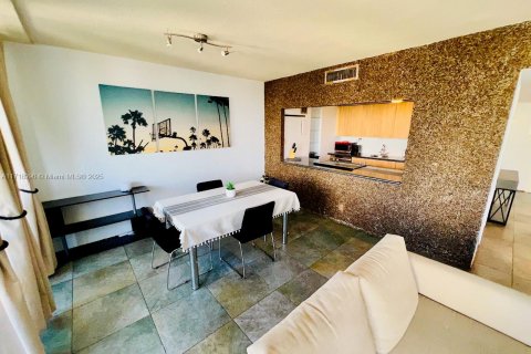 Купить кондоминиум в Майами-Бич, Флорида 1 спальня, 93.18м2, № 1984920 - фото 2