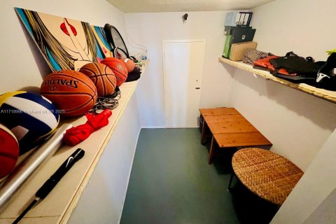 Купить кондоминиум в Майами-Бич, Флорида 1 спальня, 93.18м2, № 1984920 - фото 9